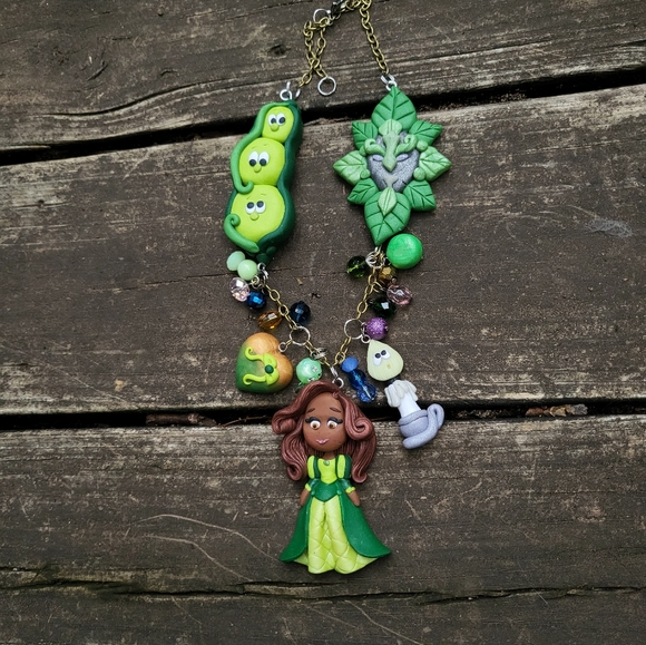 ๐The Princess ๐ and The Pea ๐ Necklace ๐ - Picture 7 of 9